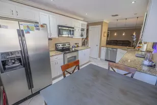 11918 Dorrance Ln, Meadows Place, TX 77477 - Photo 17