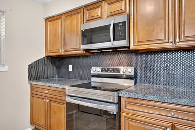 8410 Garden Parks Drive, Houston, TX 77075 - Photo 13