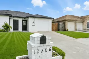 12206 Lennox Gardens Dr, Houston, TX 77066 - Photo 1