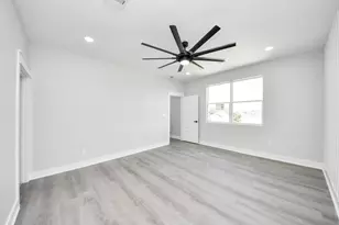 216 San Jacinto St, La Porte, TX 77571 - Photo 25