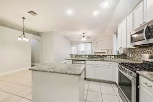 1065 Brigid Ct, Dickinson, TX 77539 - Photo 11