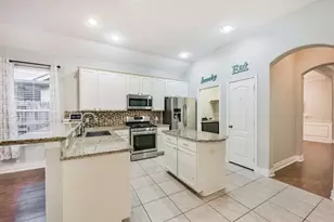 1065 Brigid Ct, Dickinson, TX 77539 - Photo 9