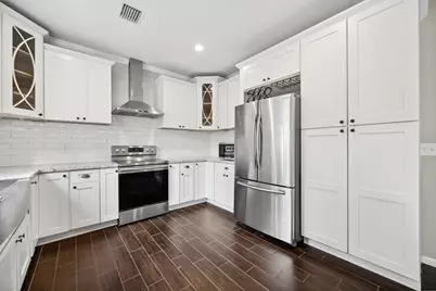 3202 Breezy Pines Court, Houston, TX 77339 - Photo 9