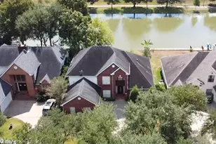 135 S Hall Dr, Sugar Land, TX 77478 - Photo 5