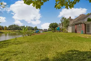 135 S Hall Dr, Sugar Land, TX 77478 - Photo 7