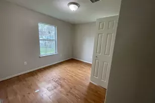 3220 Iowa St, Baytown, TX 77520 - Photo 5