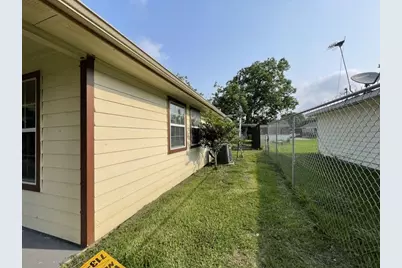3220 Iowa Street, Baytown, TX 77520 - Photo 13