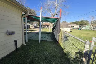 3220 Iowa St, Baytown, TX 77520 - Photo 13