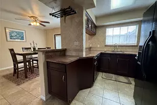 10183 Beekman Pl Dr, Houston, TX 77043 - Photo 7
