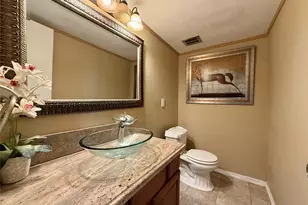 10183 Beekman Pl Dr, Houston, TX 77043 - Photo 15
