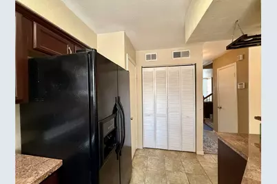 10183 Beekman Place Drive, Houston, TX 77043 - Photo 11