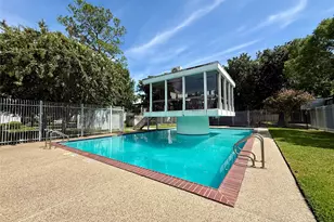 10183 Beekman Pl Dr, Houston, TX 77043 - Photo 3