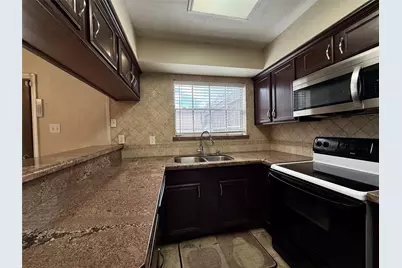 10183 Beekman Place Drive, Houston, TX 77043 - Photo 9
