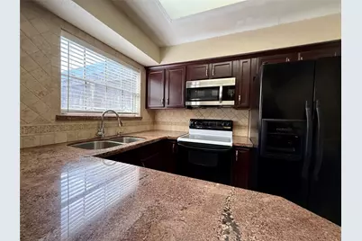 10183 Beekman Place Drive, Houston, TX 77043 - Photo 9