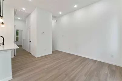 5105 Mallow Street #A/B, Houston, TX 77033 - Photo 7