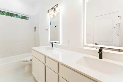 5105 Mallow Street #A/B, Houston, TX 77033 - Photo 23