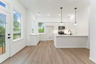 5105 Mallow Street #A/B, Houston, TX 77033 - Photo 9