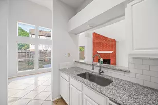 8510 Woodcamp Dr, Houston, TX 77088 - Photo 11