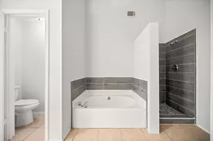 8510 Woodcamp Dr, Houston, TX 77088 - Photo 17