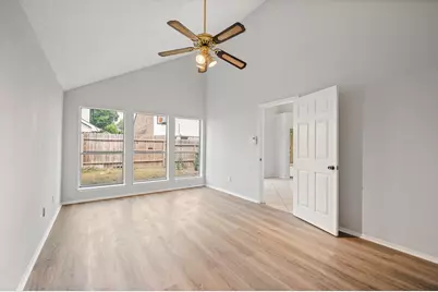 8510 Woodcamp Drive, Houston, TX 77088 - Photo 15