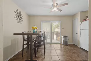 2521 Crosstimbers St, Huntsville, TX 77320 - Photo 7