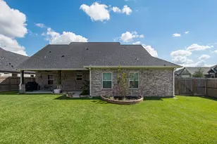 1 Greystone Ct, Angleton, TX 77515 - Photo 23