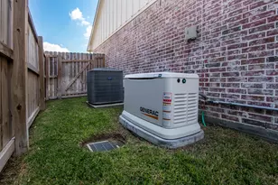 1 Greystone Ct, Angleton, TX 77515 - Photo 25
