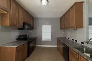 13122 Kingston Point Ln, Houston, TX 77047 - Photo 3