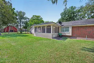 13311 W Brazos Bend Dr, Needville, TX 77461 - Photo 9
