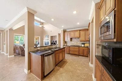 4527 Estella Court, League City, TX 77573 - Photo 13