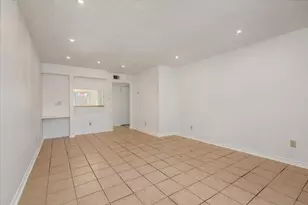 9616 Long Point Rd, Houston, TX 77055 - Photo 3