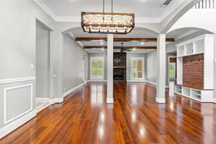 300 Broadmoor Dr, Huntsville, TX 77340 - Photo 5