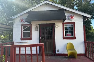 951 Elkhart St, Houston, TX 77091 - Photo 3