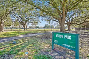 4510 Silverwood Dr, Houston, TX 77035 - Photo 39