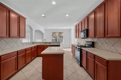 4004 Beacon Pointe Lane, Dickinson, TX 77539 - Photo 9