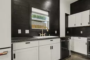 8302 Shotwell St, Houston, TX 77016 - Photo 7