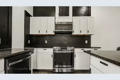 8302 Shotwell Street, Houston, TX 77016 - Photo 9