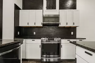 8302 Shotwell St, Houston, TX 77016 - Photo 9