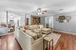 610 Green Hills Dr, Huntsville, TX 77340 - Photo 7