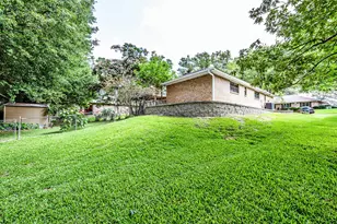 610 Green Hills Dr, Huntsville, TX 77340 - Photo 23