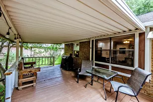 610 Green Hills Dr, Huntsville, TX 77340 - Photo 21