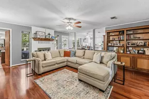 610 Green Hills Dr, Huntsville, TX 77340 - Photo 5