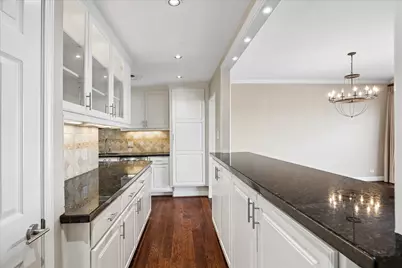 2929 Buffalo Speedway #A513, Houston, TX 77098 - Photo 5