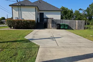 4801 Wenda St, Houston, TX 77033 - Photo 3