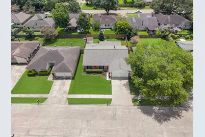 2355 Farriers Bend Drive, Friendswood, TX 77546 - Photo 37