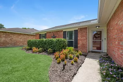 2355 Farriers Bend Drive, Friendswood, TX 77546 - Photo 3