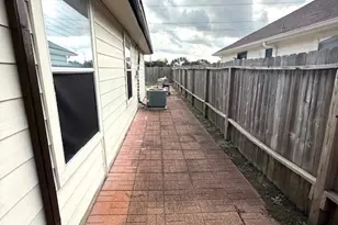 6019 Greenpark Manor Ln, Houston, TX 77085 - Photo 17