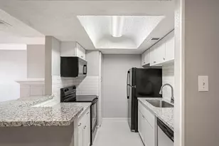 7402 Alabonson Rd, Houston, TX 77088 - Photo 7