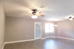 5003 Apple Springs Dr, Pearland, TX 77584 - Photo 9