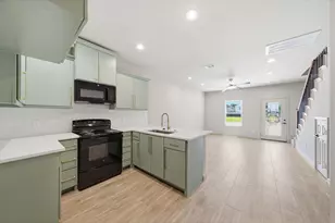 10214 Carmencita Way, Houston, TX 77075 - Photo 5